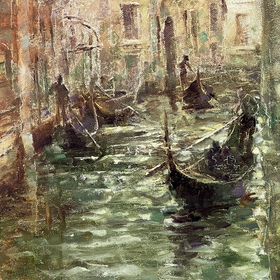 Romantic	Venice canal
