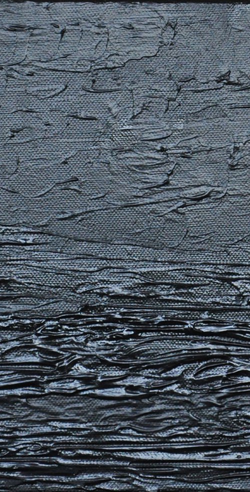Monochrome black by Bridg'