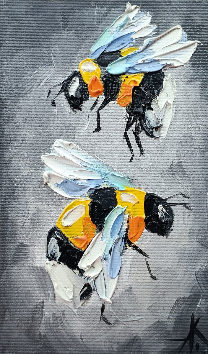 Joint work - small painting, bumblebee insects, oil painting, round canvas, postcard, bumb... by Anastasia Kozorez