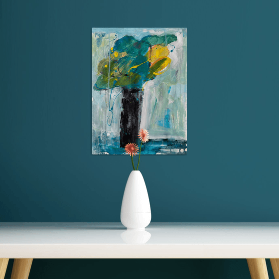 Flowers in black vase