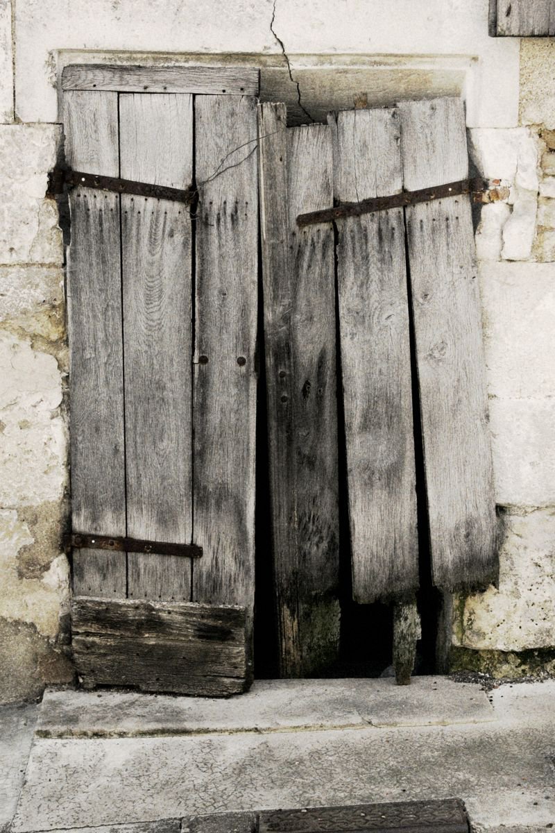 Bourgogne Window 3.0 by Cutter Cutshaw