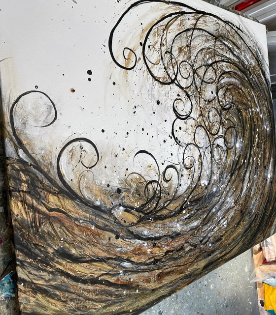 Klimt Metallic Gold Black Large Wave