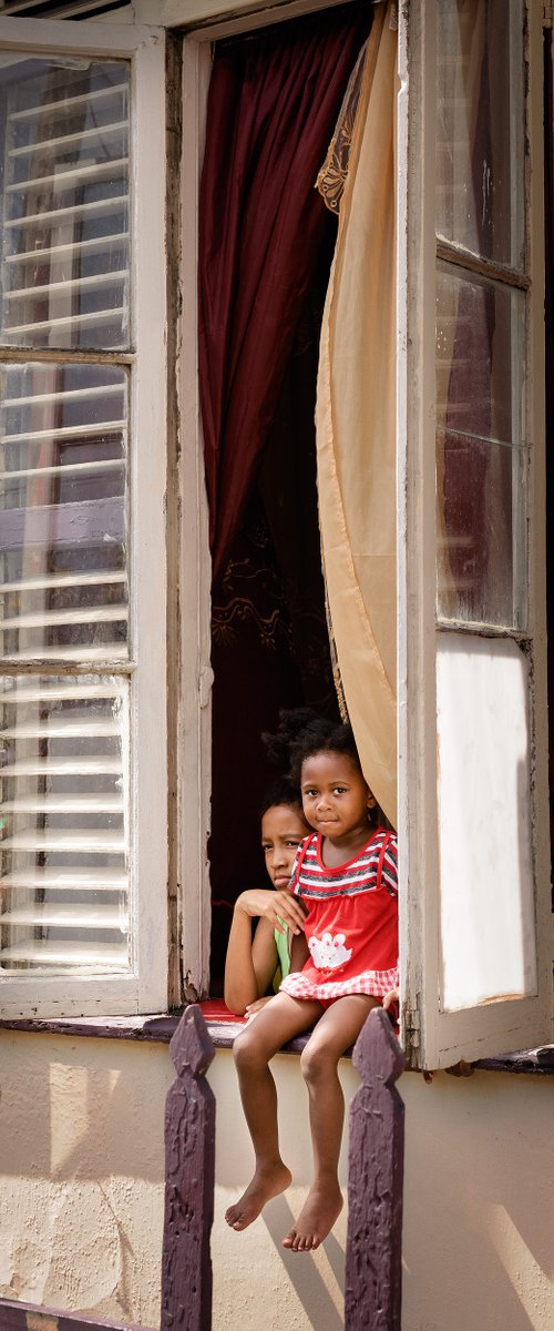 Watching The Carnival by Tom Hanslien