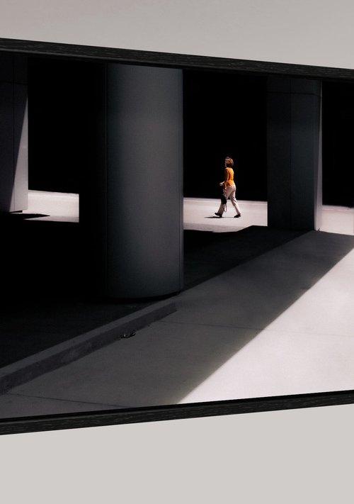 Marcher sur le Chemin de la Lumière by Hyun De Grande