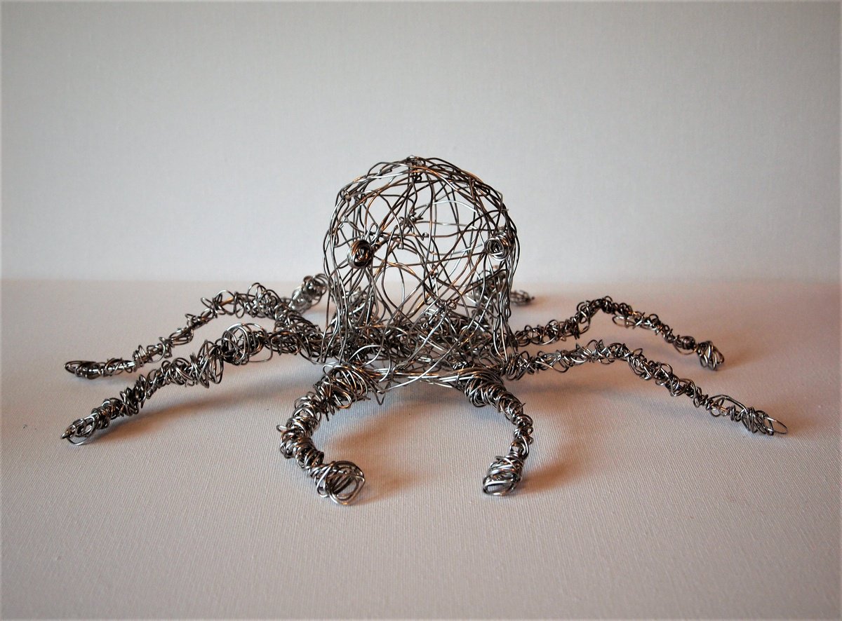 silver wire Oscar Octopus sculpture by Steph Morgan