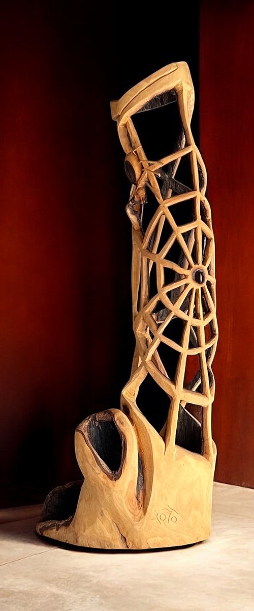 Spider-Tower by Roland Köpfer