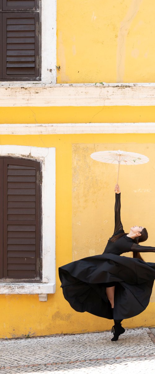 Stillness in Motion #12 Macau by CODY CHOI