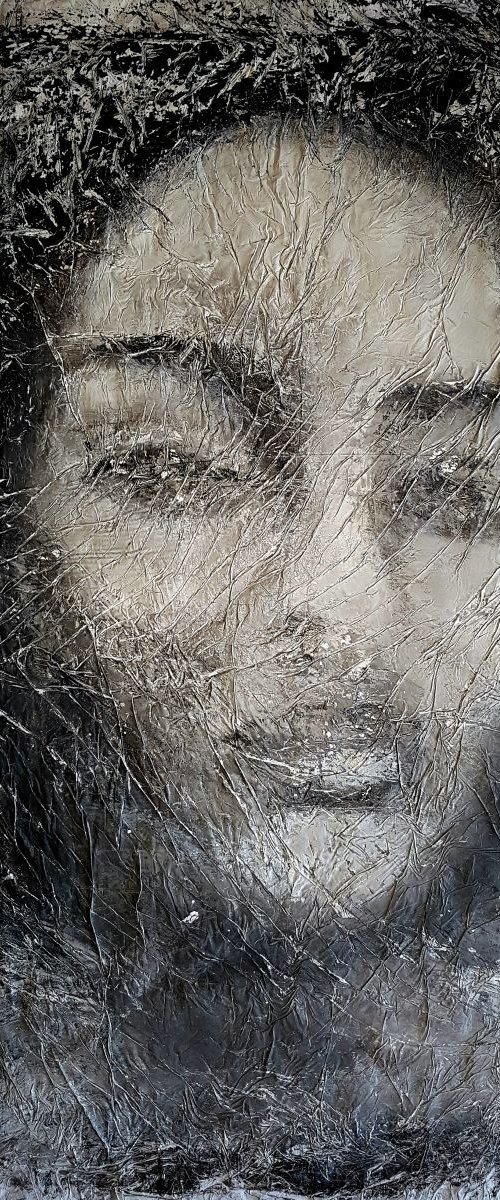 Old photo crumpled girl (n.230) - abstract portrait - 60 x 80 x 2,50 cm - ready to hang - acrylic painting on stretched canvas by Alessio Mazzarulli