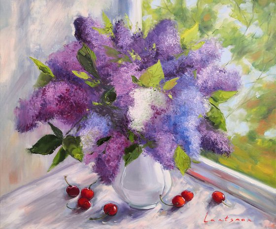 Lilac bouquet in a vase still life