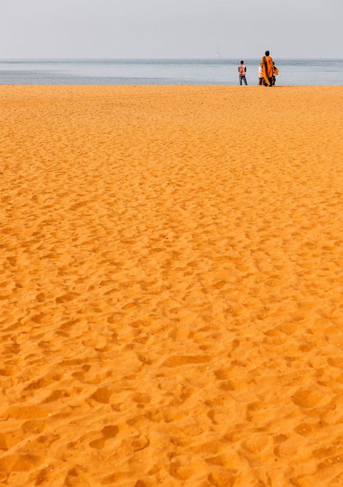 Miramar Beach, Goa by Tom Hanslien