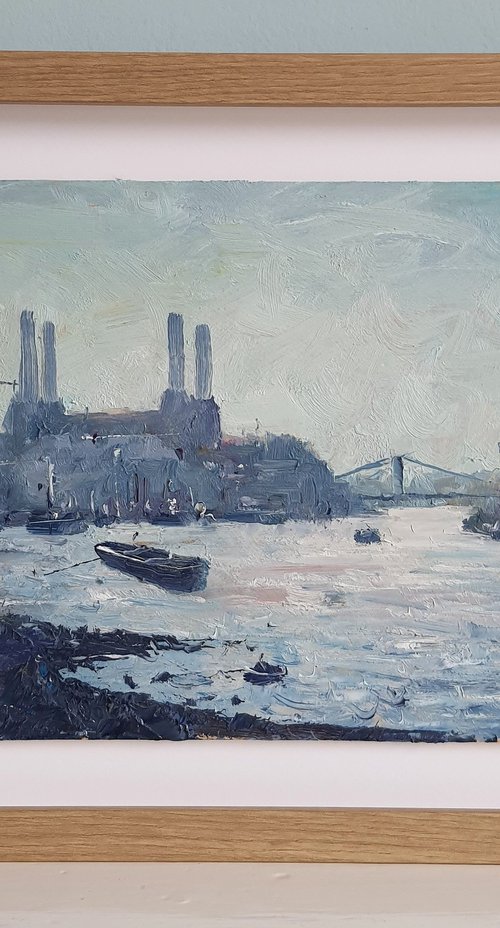 Battersea London by Roberto Ponte