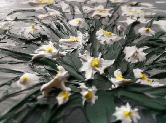 White bouquet + easel, miniature