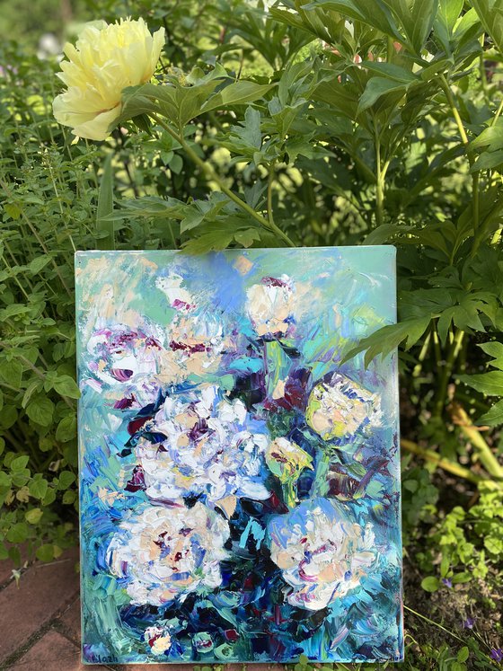 Peony - A summer joy, 35*45cm, impressionistic flowers oil painting in white and turquoise