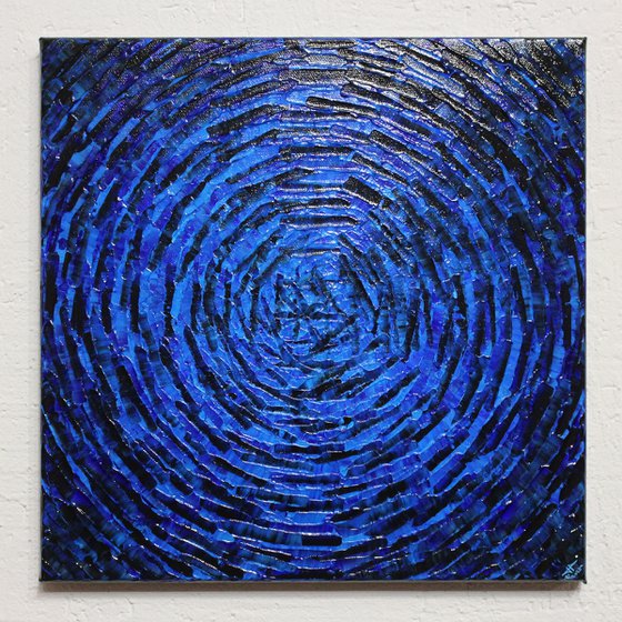 Deep blue concentric burst