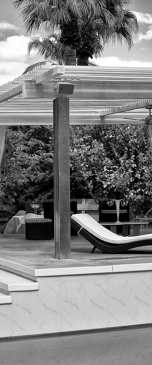 LUXE TUX CHAISE Palm Springs by William Dey