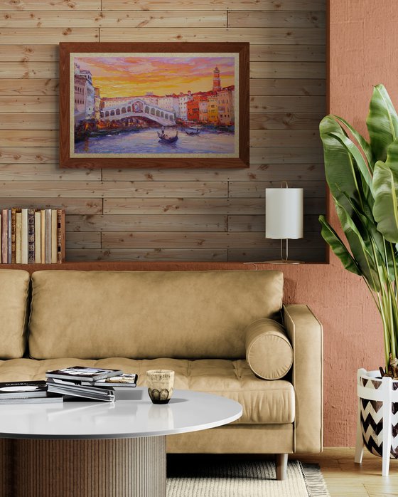 Rialto Bridge. Venice evening