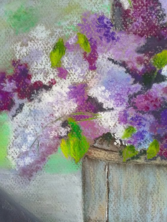 A lavish bouquet of lilacs