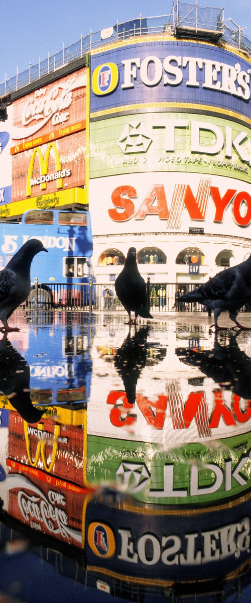 COLORFULL REFLECTIONS ON PICCADILLY CIRCUS by Robbert Frank Hagens