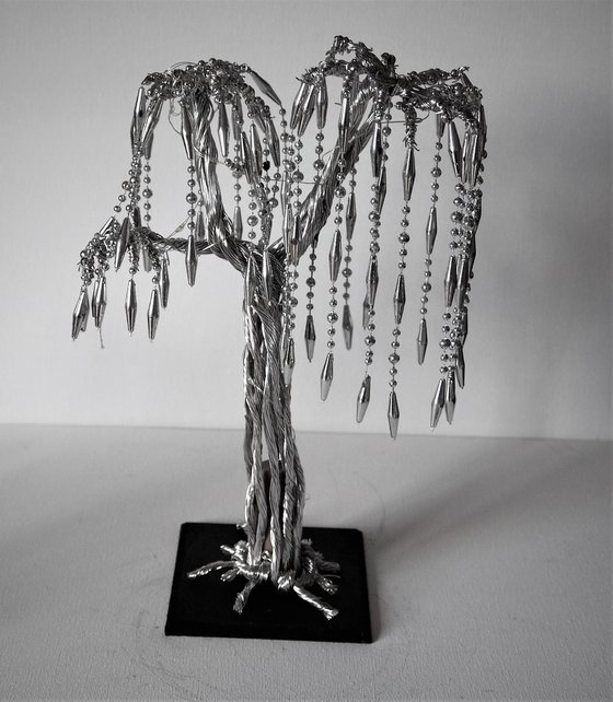 Silver wire willow tree