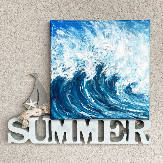Blue Ocean Coastal Wave