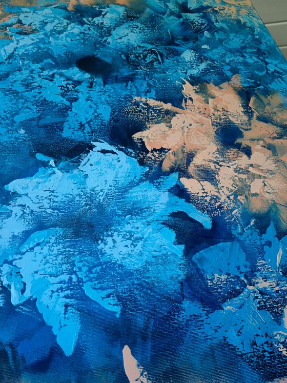 "Elegance in blue and apricot tones", XXL abstract flower painting