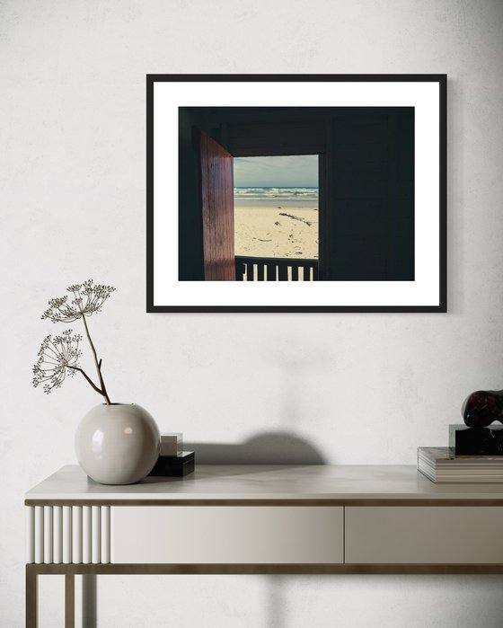 A GLIMPSE OF BEACH