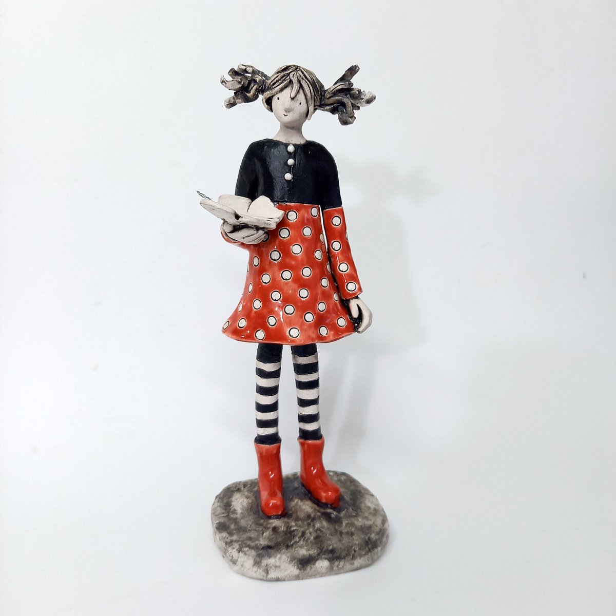 The Girl with the Butterfly. Ceramic sculpture by Izabell Nemechek