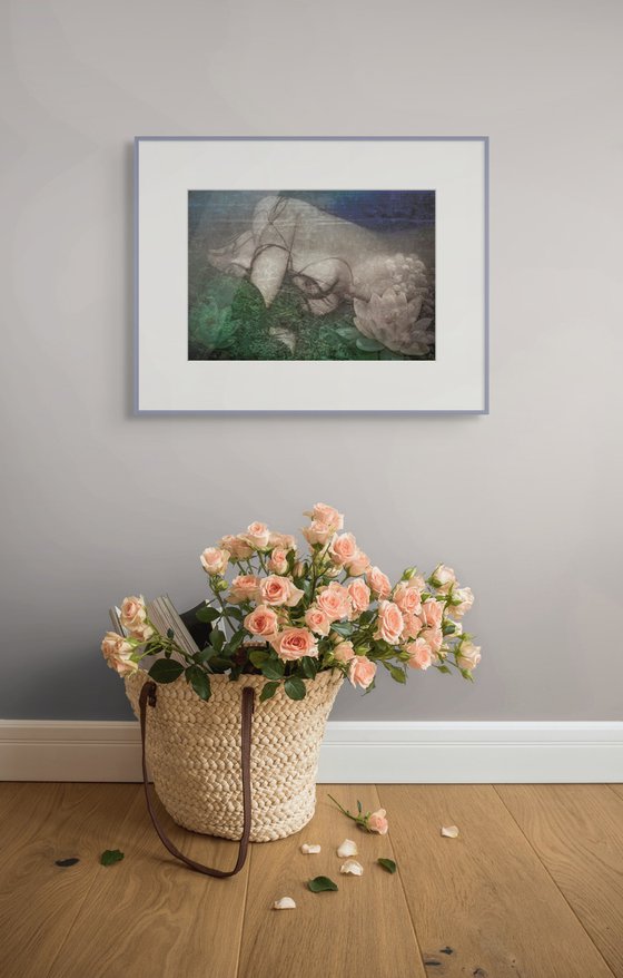 Crystal with Lilies