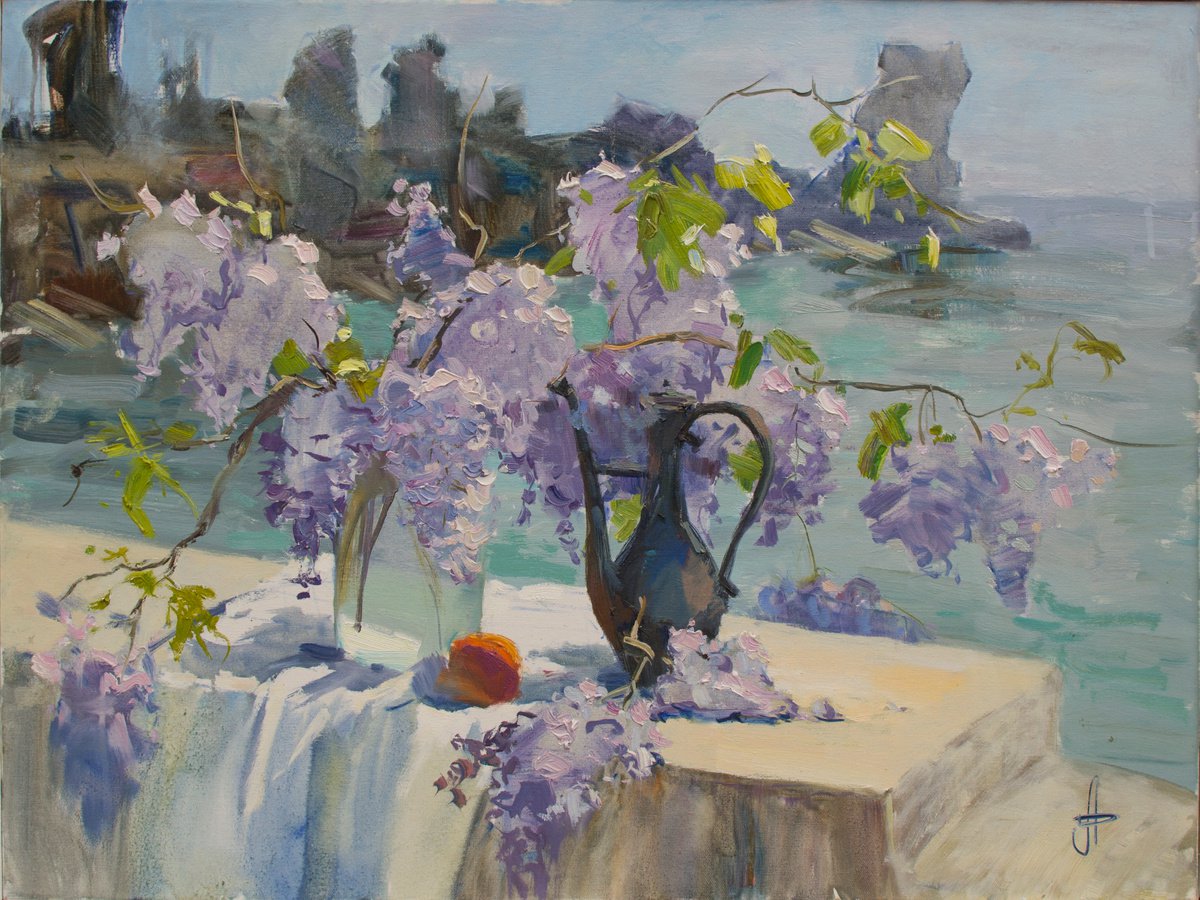 HD67201700 Blossoming wisteria by Hanna Davydchenko
