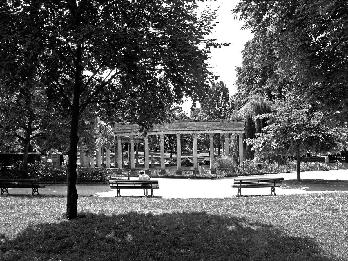 Colonnade du Parc Monceau by Alex Cassels