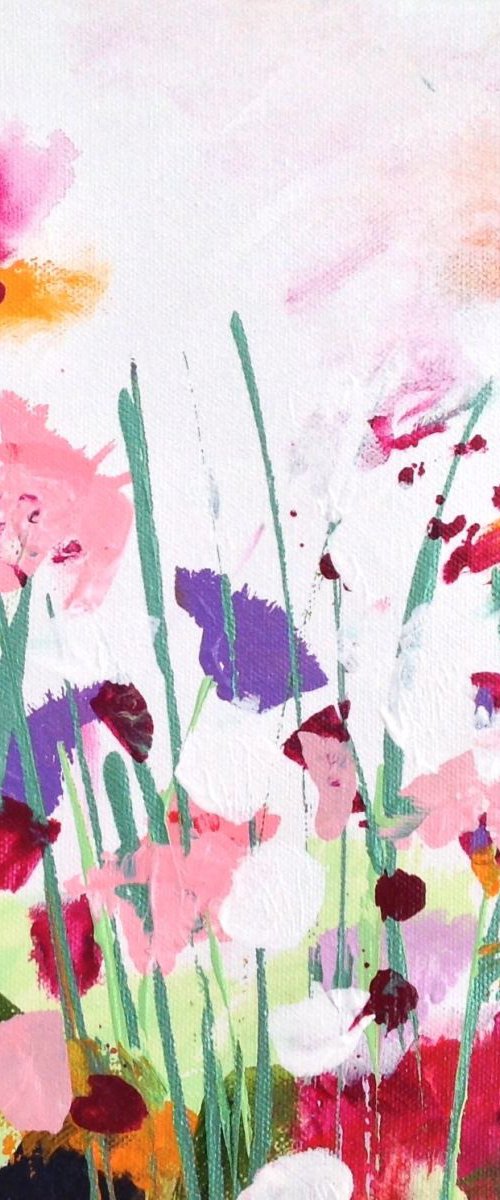 Mini Blooms. 04 by Michelle Carolan