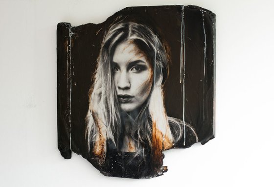 "Before you go" (60x60x3cm) - Unique portrait artwork on wood (abstract, portrait, gouache, original, painting, coffee, acrylic, oil, watercolor, encaustics, beeswax, resin, wood, fingerpaint)