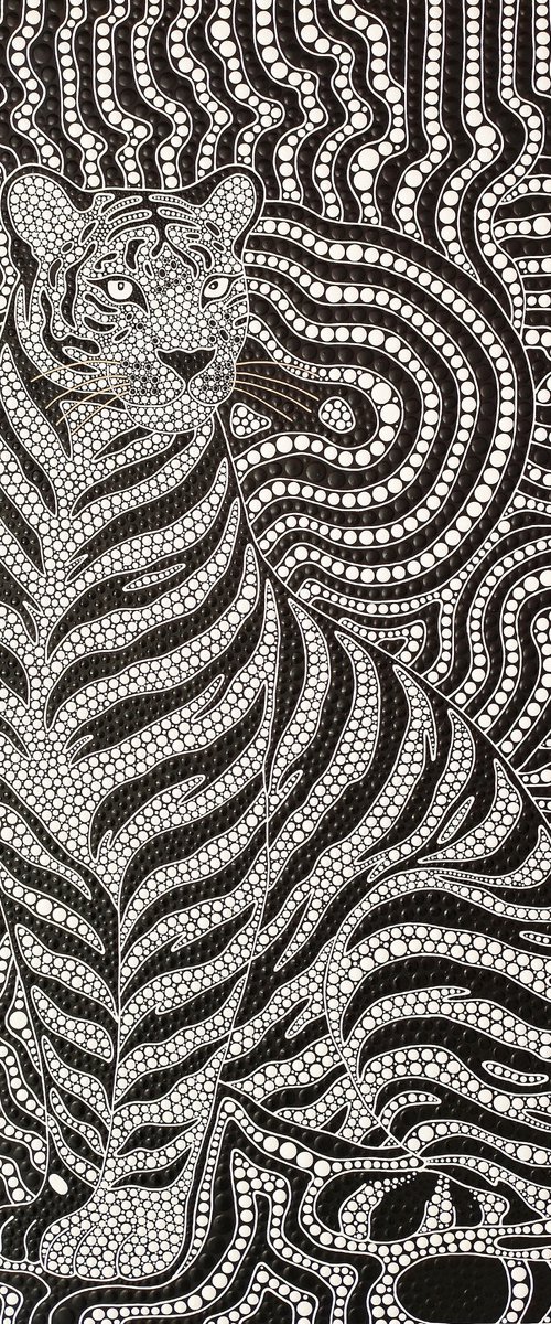 Black &amp; White Majesty by Oxana Lazari