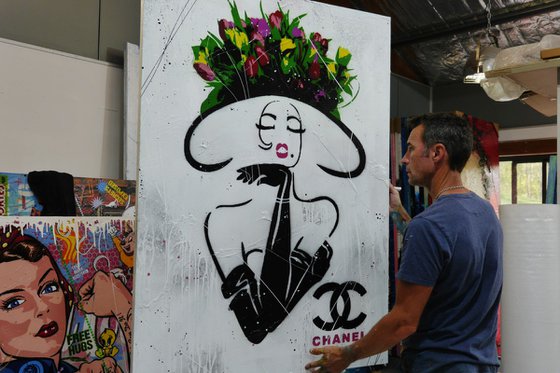 Chanel Raw Class 140cm x 100cm Chanel Elegant Hat Textured Urban Pop Art