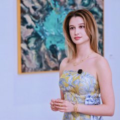 Visit Zara Akmalova shop