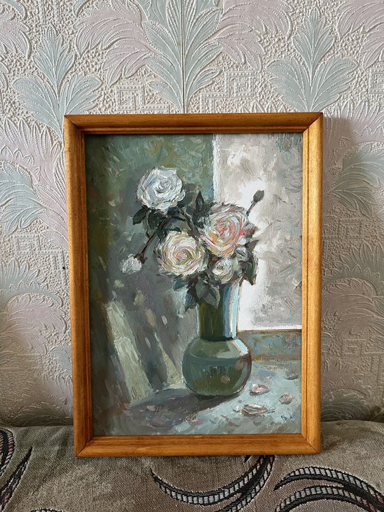 Roses in a vase, still life