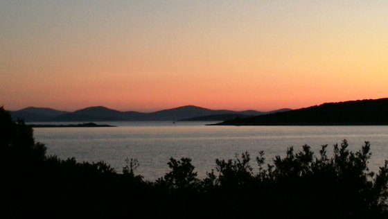 MOUTAINS, SEA AND SKY