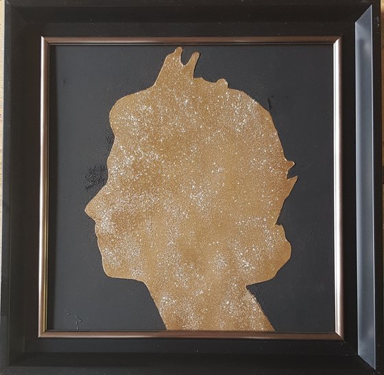 Queen Elisabeth 2 gold glitter