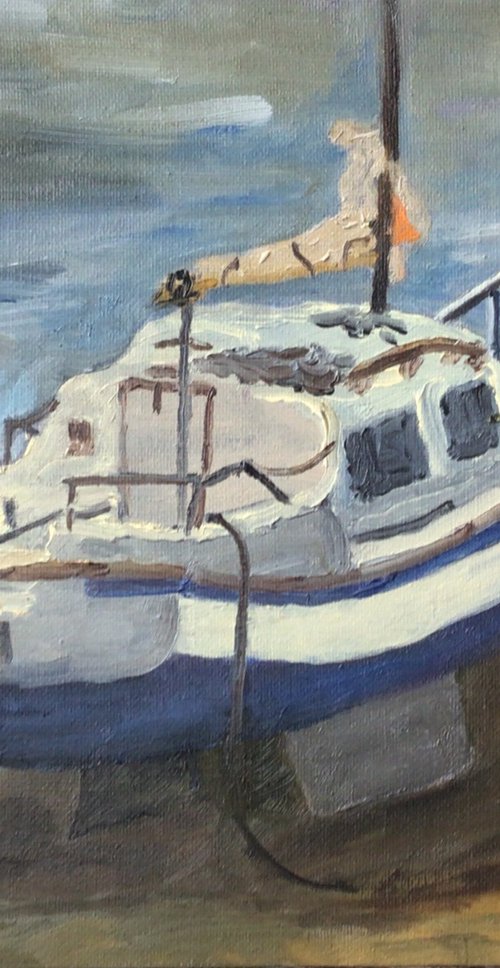 Yacht at low tide, an original oil painting by Julian Lovegrove Art