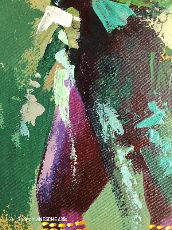 Bearer of abundance, beauty queen