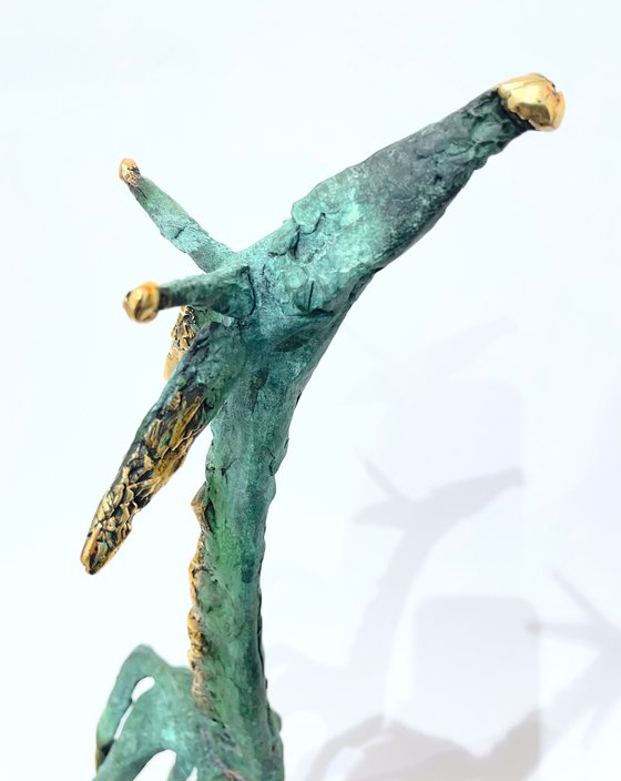 Giraffe Dreams in Amber Skies (big size)