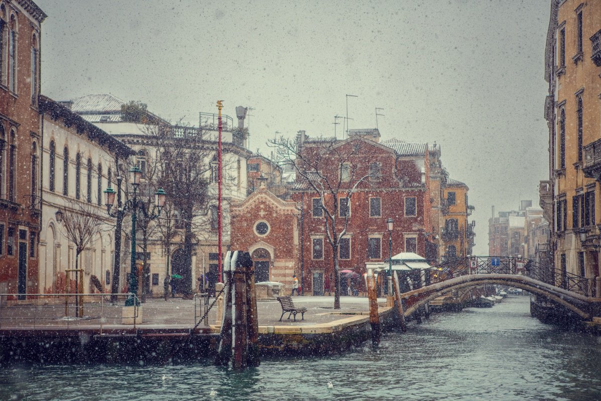 Photorealistic Cityscapes Photograph By Pavel Oskin, 35 X 24", Fondamento, Original Artwork