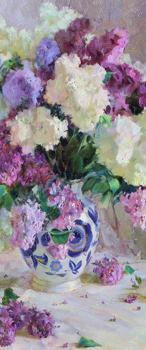 Bouquet of lilacs by Volodymyr Tarabanov