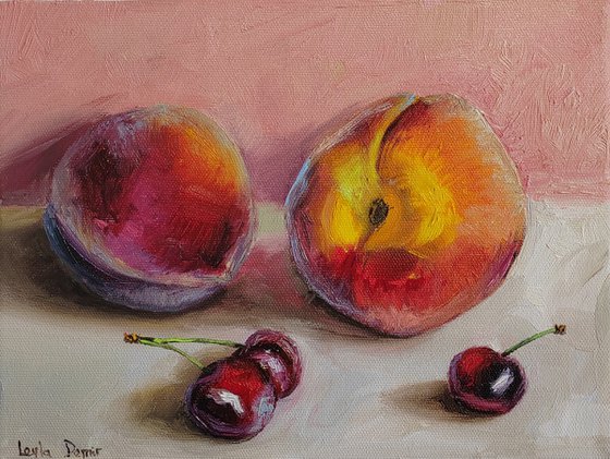 Peaches and cheery fruits