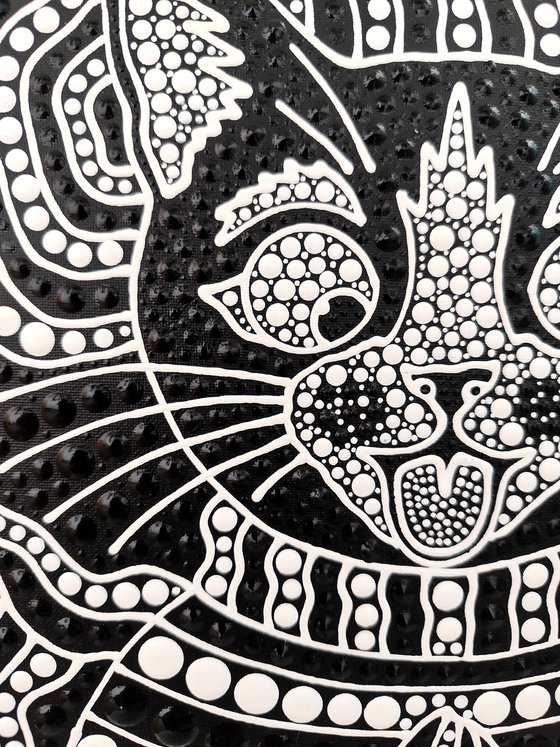 Hypnotic Cat 4