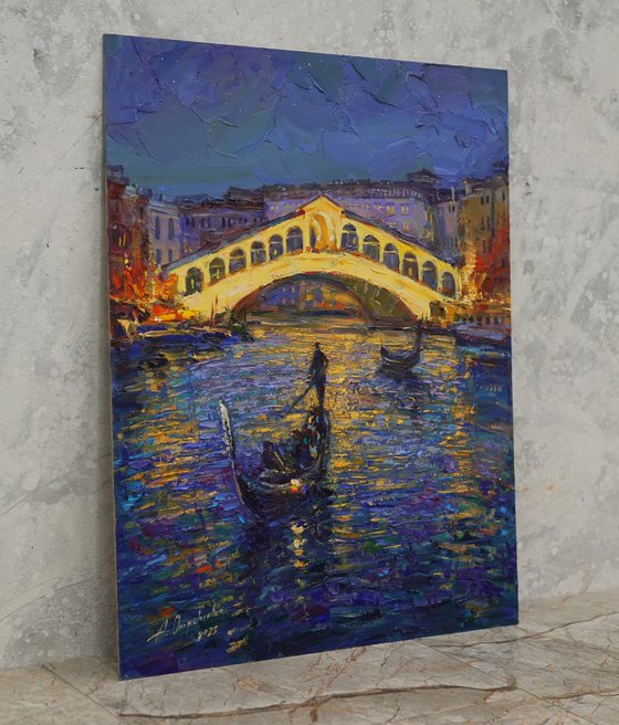 Rialto Bridge. Venice evening