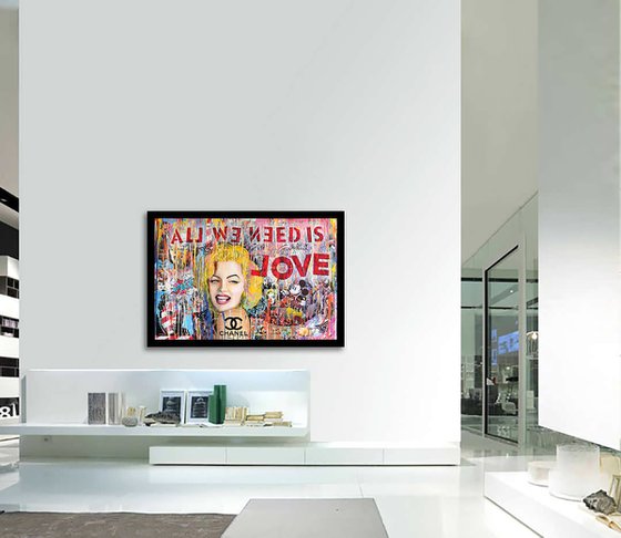 Marilyn All we need is ... Love
