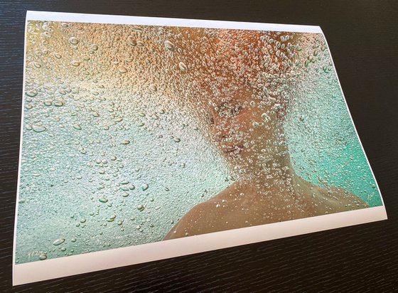 Sweet Champagne - underwater photograph - print on paper 24x36"