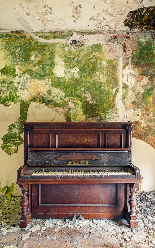 Green piano by Michael Schwan