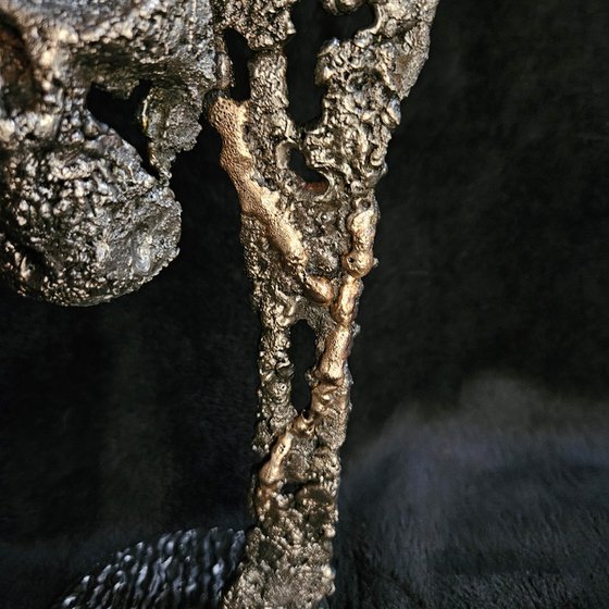 Flame skull 90-23 - Skull on flame metal sculpture